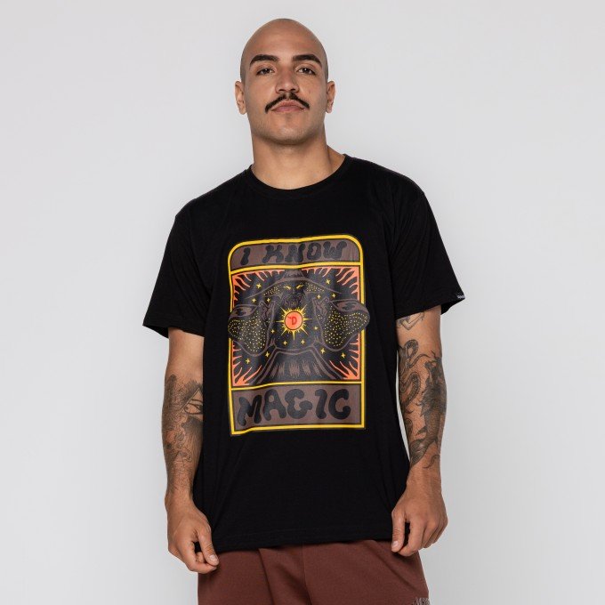 Camiseta I Know Magic