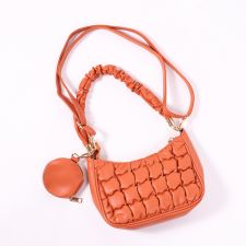 Bolsa Hobo Baguete Puffer Caramelo